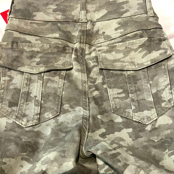 SPANX Stretch Twill Ankle Cargo Pant in Stone Wash Camo Size X-Small Tall - Picture 11 of 12